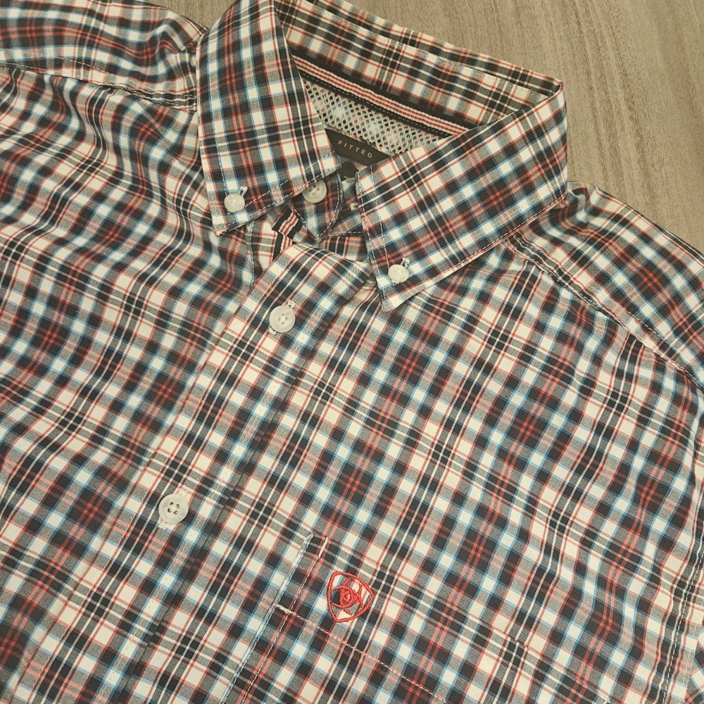 Ariat Pro Series Men Medium Fitted Plaid Short Sleeve Button Down Shirt Red Blue